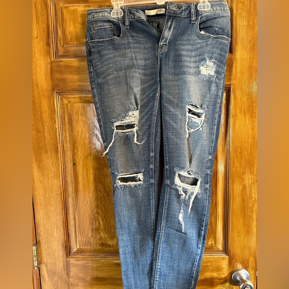 Daytrip jeans destroyed style.